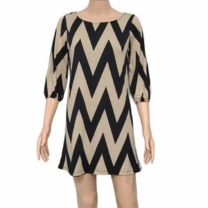BOUTIQUE‎  black and Tan  chevron tunic dress 3/4 Sleeve Size S Small